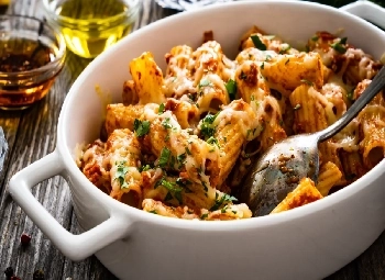 Cocotte de nouilles à la viande hachée